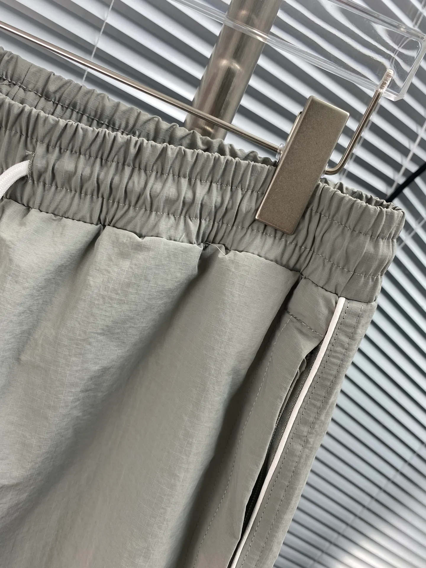 THOM BROWNE ：Light Green Navy Blue Gray Sizes：1.2.3.4